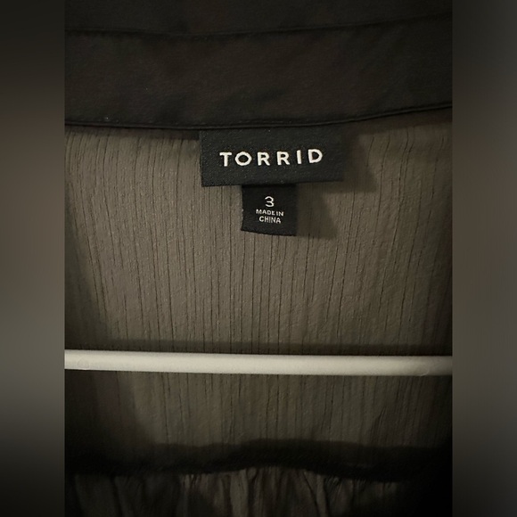 Torrid Black Chiffon And Satin Button Up Shirt Long Sleeve Fitted Blouse size 3X - Picture 7 of 8